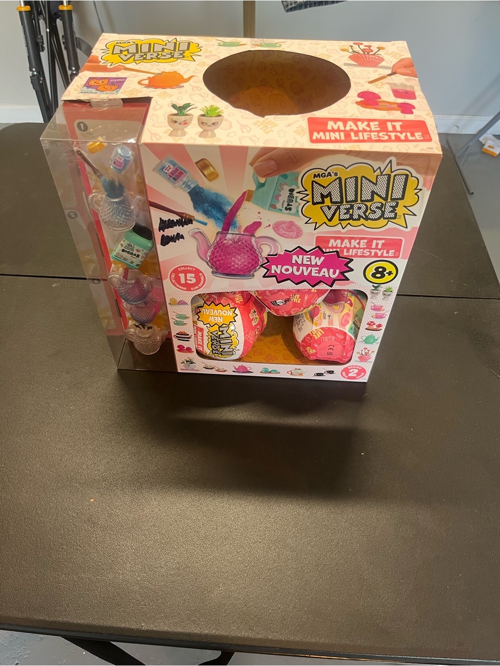 MGA's Miniverse Make It Mini Lifestyle Series 2, MysteryPACK OF 10 BALLS/Display